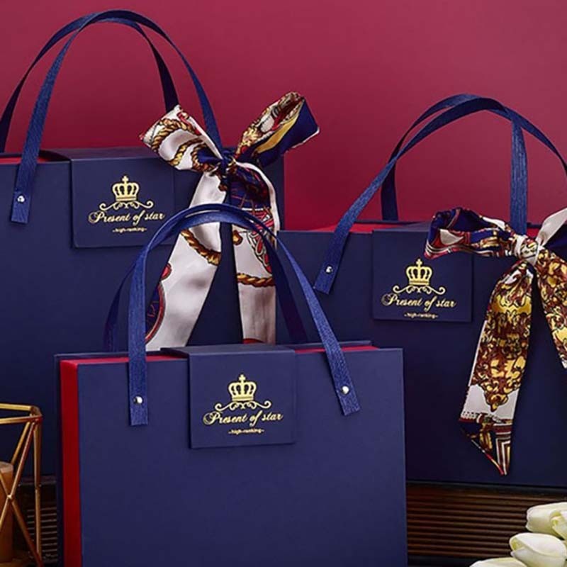 Luxury Jewelry Gift Packaging Pink Paper Bag Custom Gold Logo Kraft Craft Black Reusable Shopping Paper Bag With Ribbon Handles